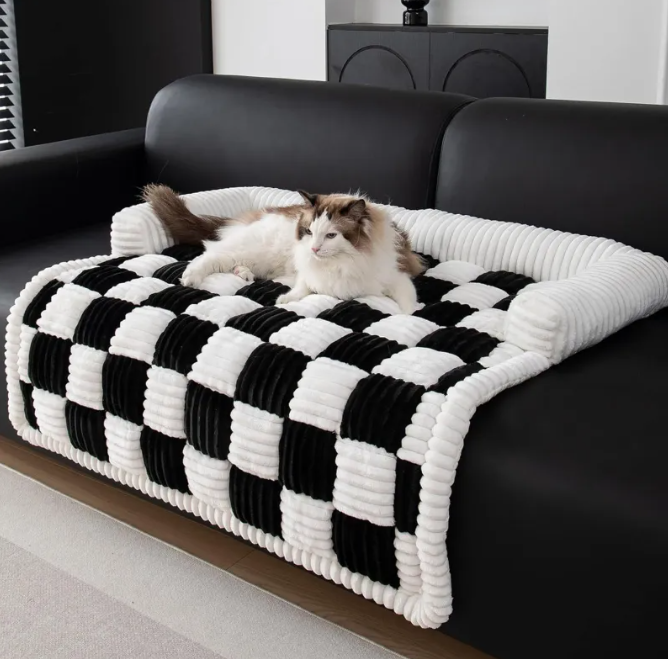 Plush Warm Pet Bed - Cozy Comfort